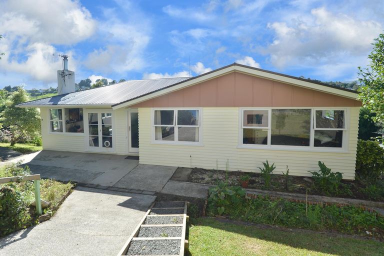Photo of property in 43 Ogle Crescent, Te Kamo, Whangarei, 0112