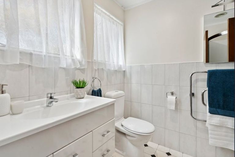 Photo of property in 70a Amapur Drive, Khandallah, Wellington, 6035