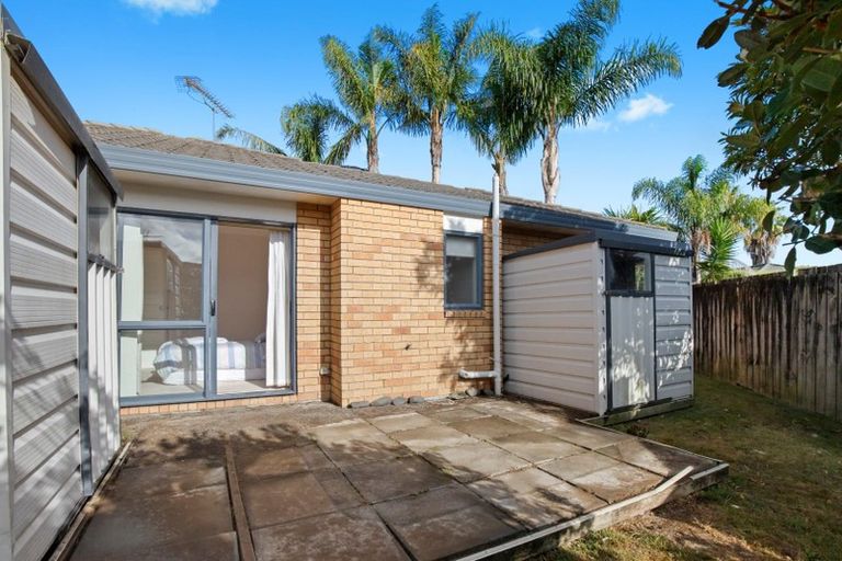 Photo of property in 16 Ranch Place, Pukekohe, 2120