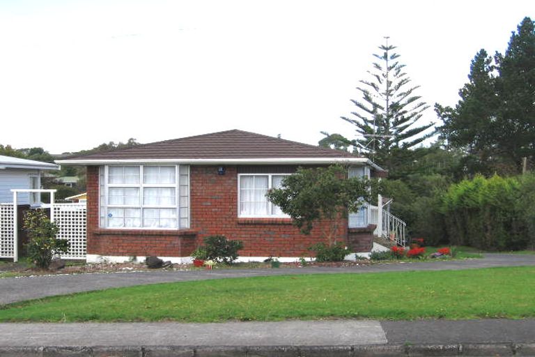 Photo of property in 1/51 Royal View Road, Te Atatu South, Auckland, 0610
