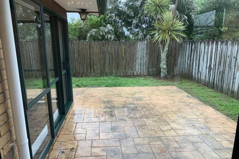 Photo of property in 78 Buscomb Avenue, Henderson, Auckland, 0610