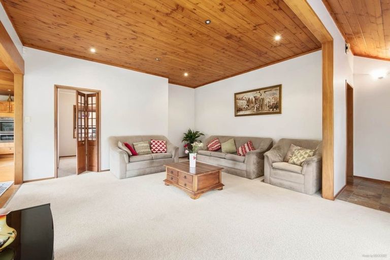 Photo of property in 22 Godley Road, Green Bay, Auckland, 0604