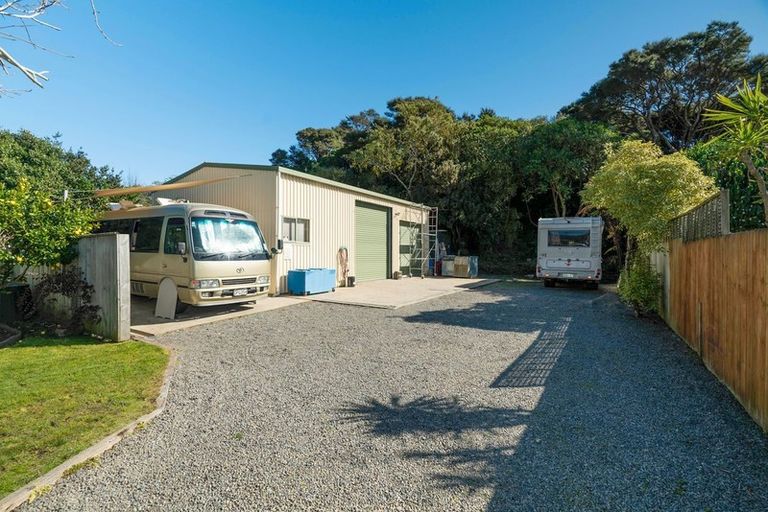 Photo of property in 2 Sydney Crescent, Raumati South, Paraparaumu, 5032