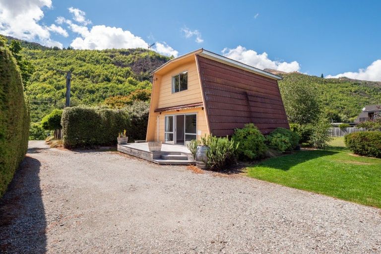 Photo of property in 36 Norfolk Street, Arrowtown, 9302