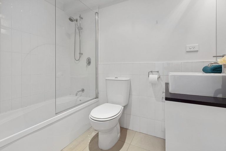 Photo of property in Algarve Apartments, 213/332 Maunganui Road, Mount Maunganui, 3116