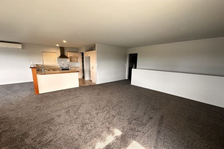 Photo of property in 11 William Bayes Place, Red Beach, 0932