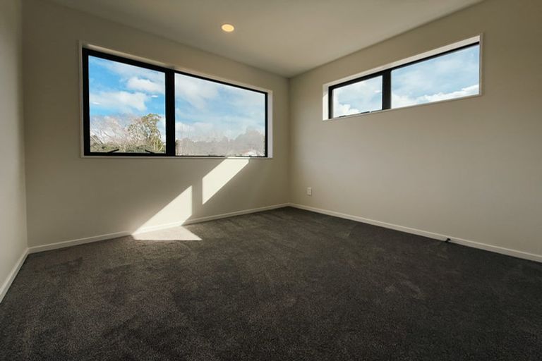 Photo of property in 5b Topliss Drive, Northcross, Auckland, 0632