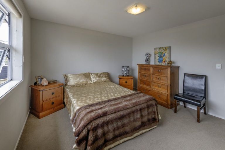 Photo of property in 11 Dart Crescent, Island Bay, Wellington, 6023