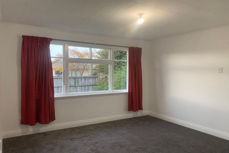 Photo of property in 147 Langdons Road, Northcote, Christchurch, 8052