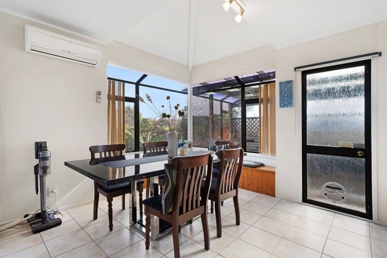 Photo of property in 2/55 Aviemore Drive, Highland Park, Auckland, 2010