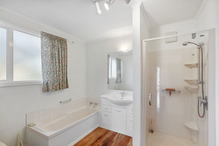 Photo of property in 12 Kahu Road, Otaihanga, Paraparaumu, 5036