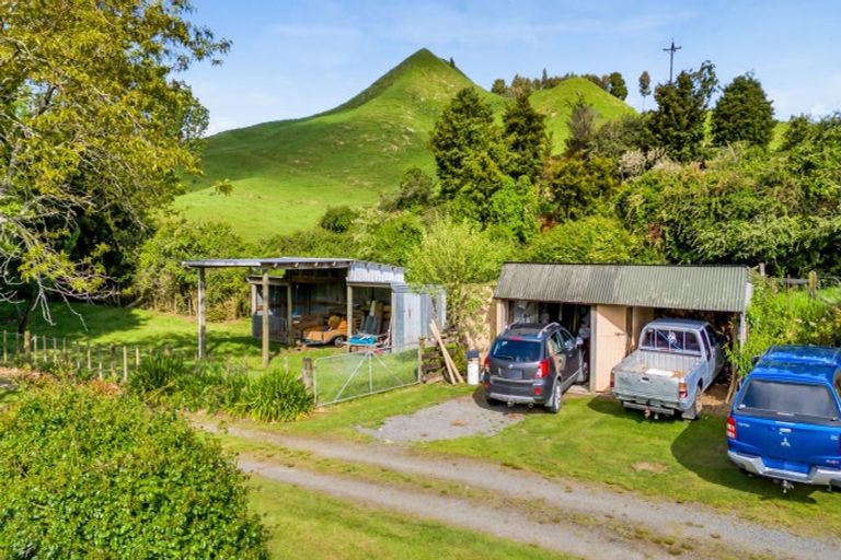 Photo of property in 6707 Ohura Road, Kohuratahi, Stratford, 4396