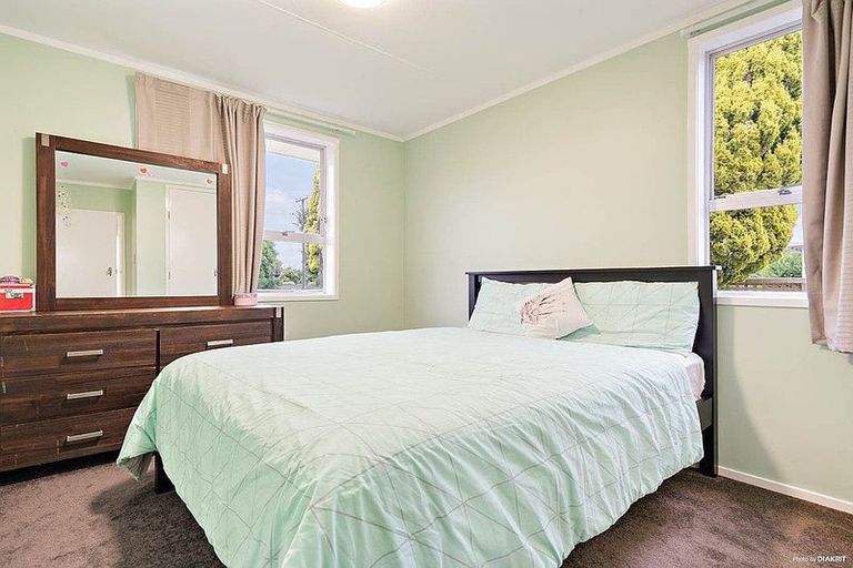 Photo of property in 64 Old Wairoa Road, Papakura, 2110
