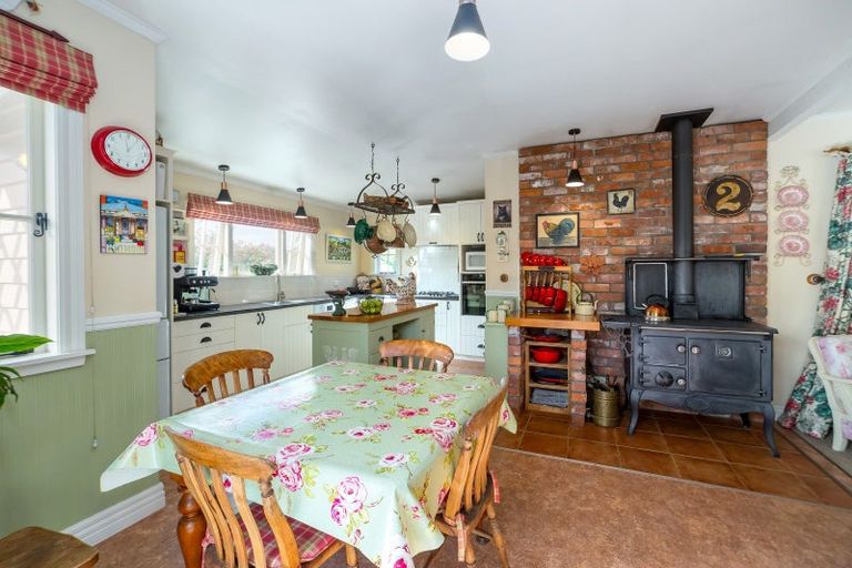 Photo of property in 10 Cotter Street, Greytown, 5712