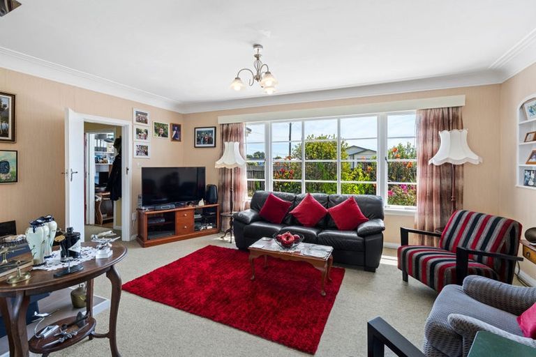 Photo of property in 1 Huia Street, Foxton Beach, Foxton, 4815