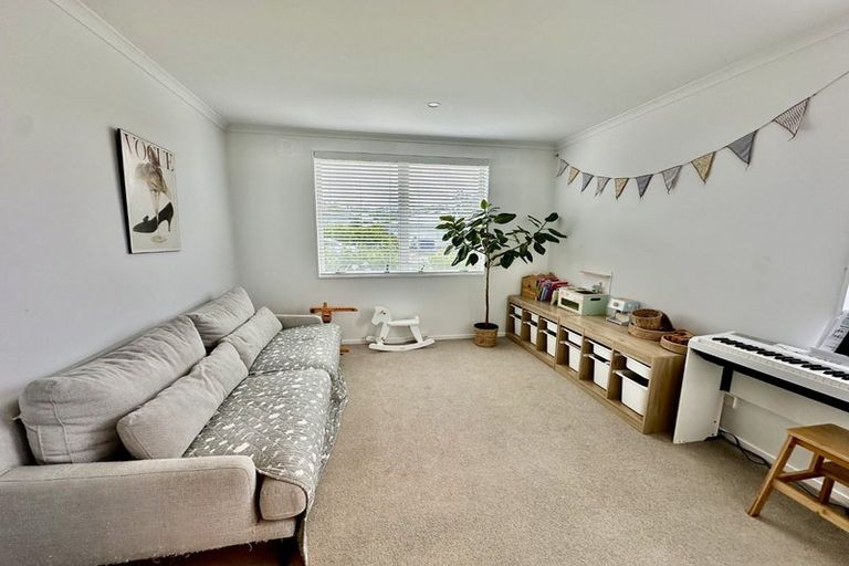 Photo of property in 19 Kukuwai Avenue, Red Beach, 0932