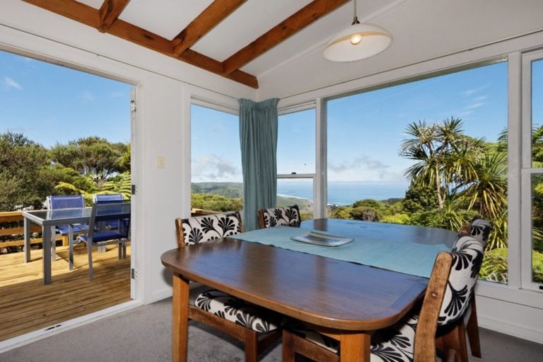 Photo of property in 193 Piha Road, Piha, New Lynn, 0772