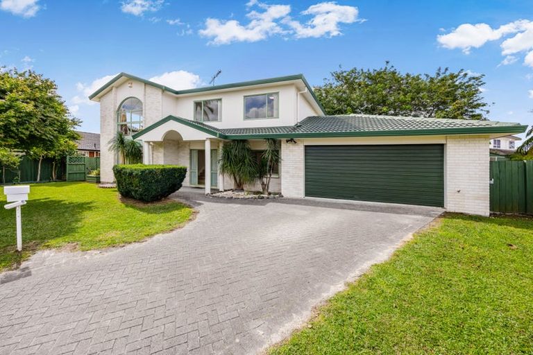 Photo of property in 16 Cumbrian Place, Conifer Grove, Takanini, 2112