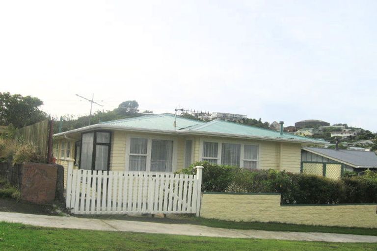 Photo of property in 66 Oakleigh Street, Maungaraki, Lower Hutt, 5010