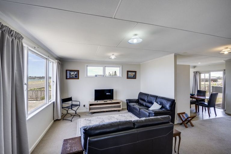 Photo of property in 64 The Esplanade, Westshore, Napier, 4110