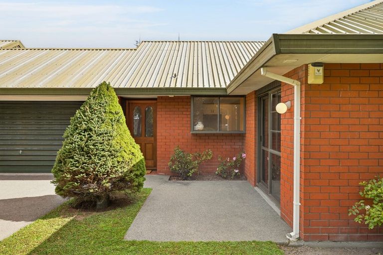 Photo of property in 196 Hawthornden Road, Avonhead, Christchurch, 8042