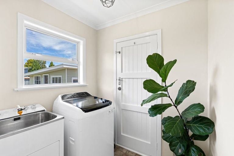 Photo of property in 10 Highbury Drive, Levin, 5510