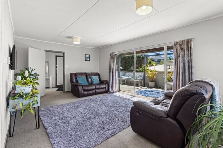 Photo of property in 6 Carlton Terrace, Westown, New Plymouth, 4310