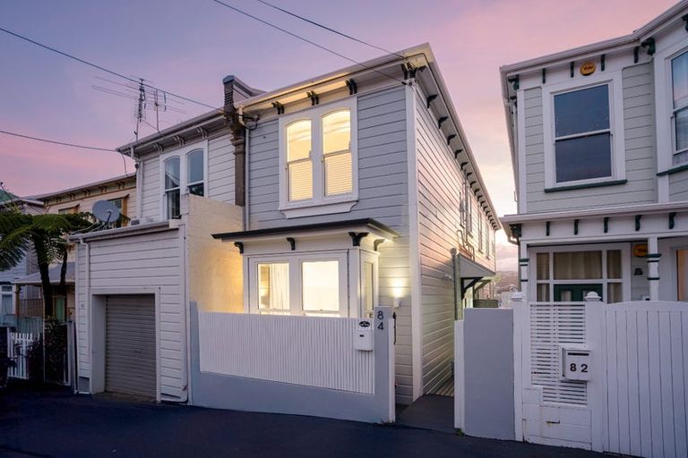 Photo of property in 84 Roxburgh Street, Mount Victoria, Wellington, 6011