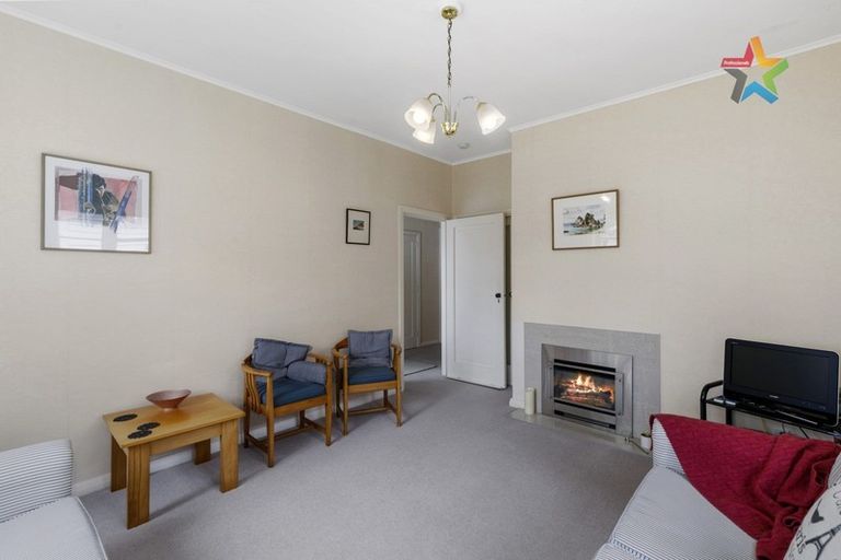 Photo of property in 28 Trafalgar Street, Waiwhetu, Lower Hutt, 5010