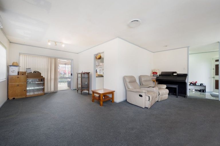 Photo of property in 3 Simon Owen Place, Golflands, Auckland, 2013