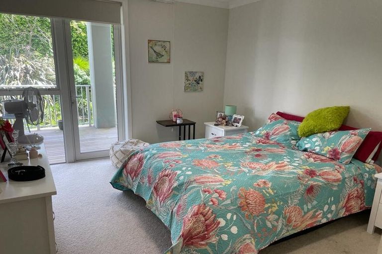Photo of property in 20 Rewa Rewa Lane, Orewa, 0931