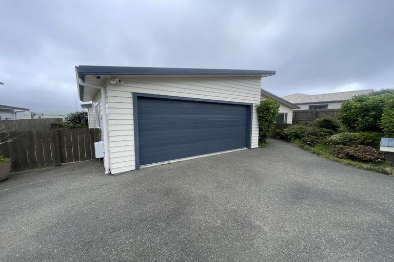 Photo of property in 24 Havana Rise, Grenada Village, Wellington, 6037