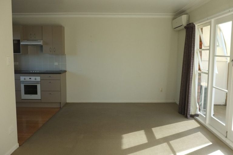 Photo of property in 1/49 Stanley Avenue, Milford, Auckland, 0620