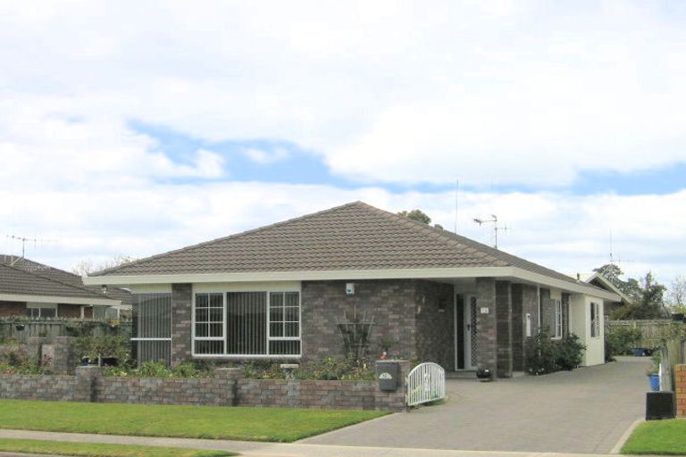 Photo of property in 15 Lotus Avenue, Mount Maunganui, 3116