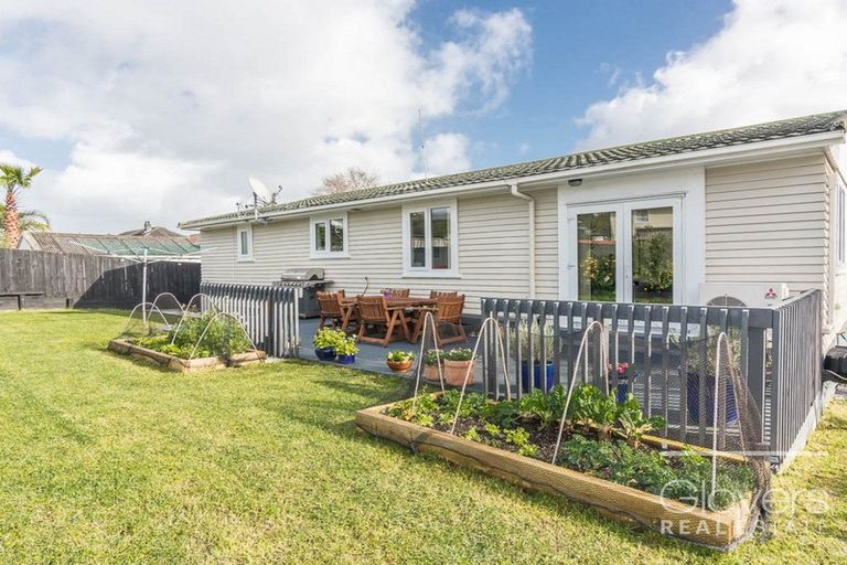 Photo of property in 236 Whitney Street, Blockhouse Bay, Auckland, 0600