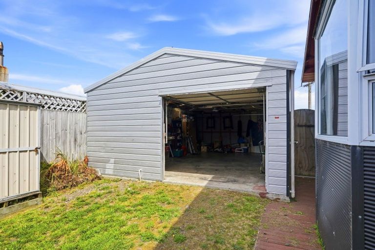Photo of property in 10 Andresen Street, Foxton Beach, Foxton, 4815