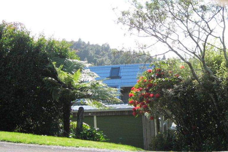 Photo of property in 27 Waiparemo Crescent, Pukawa Bay, Turangi, 3381