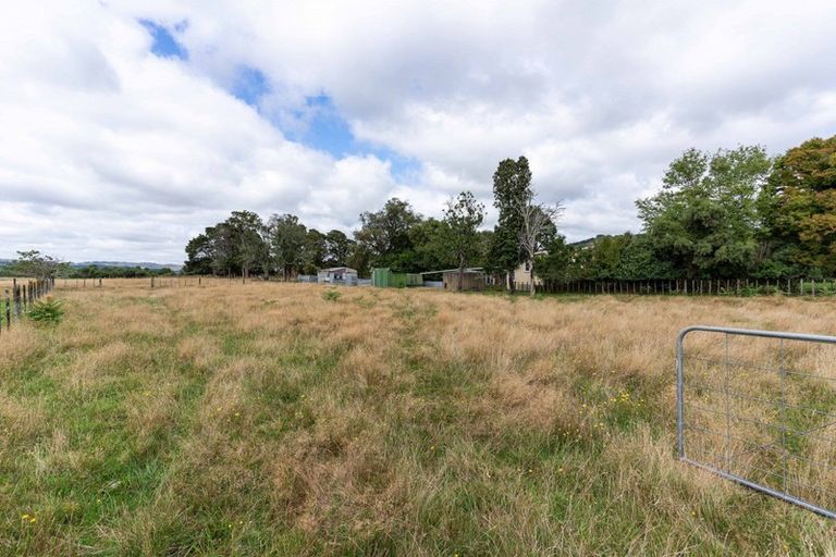 Photo of property in 30 Sandon Block Road, Ohingaiti, Hunterville, 4783