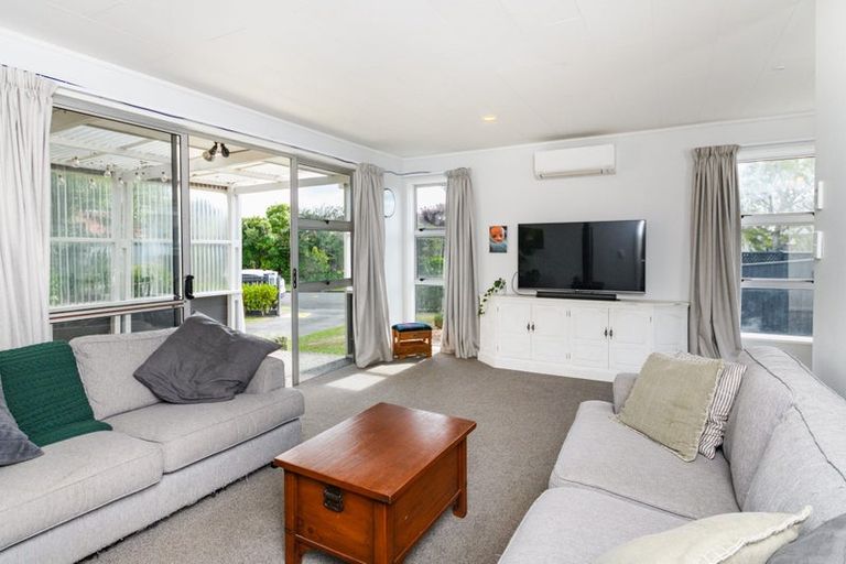 Photo of property in 32 Geraldine Crescent, Cloverlea, Palmerston North, 4412