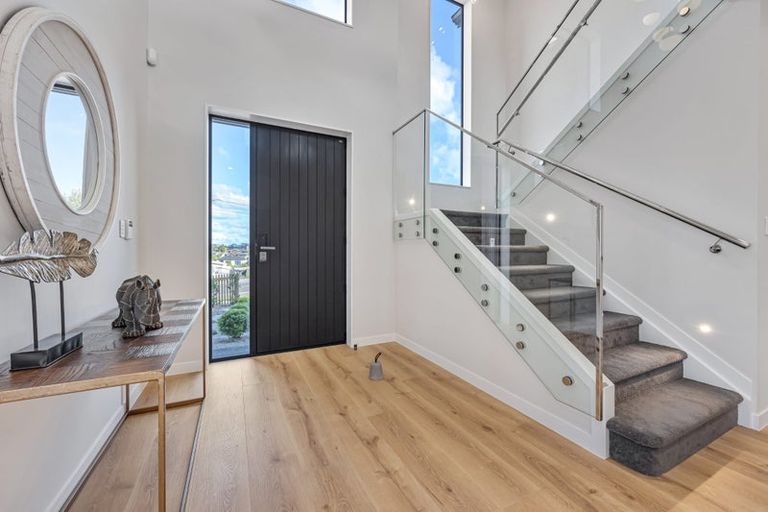 Photo of property in 17a Alexandra Street, Riverhead, 0820