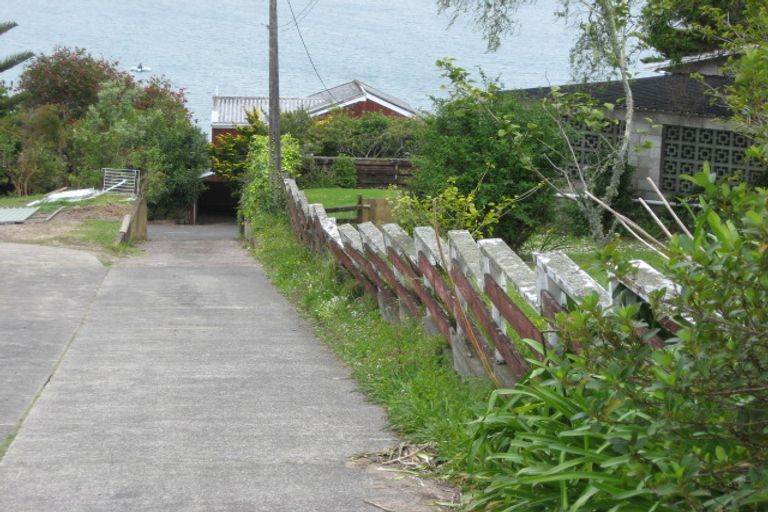 Photo of property in 1094 Whangaparaoa Road, Tindalls Beach, Whangaparaoa, 0930