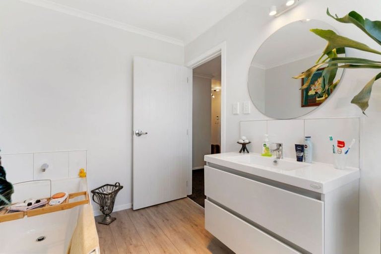 Photo of property in 9d Moreton Road, Carterton, 5713