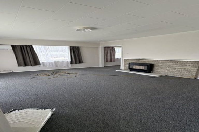 Photo of property in 257 Wellington Road, Wainuiomata, Lower Hutt, 5014
