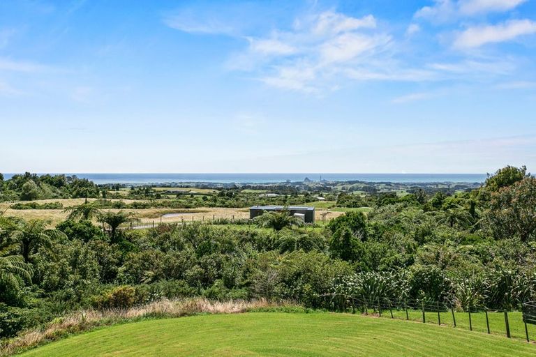 Photo of property in 1532 Carrington Road, Hurworth, New Plymouth, 4371