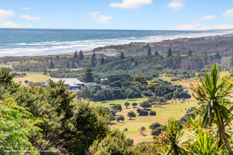 Photo of property in 72 Domain Crescent, Muriwai, 0881