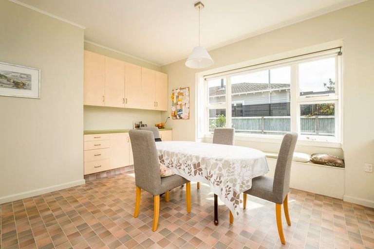 Photo of property in 65 Martin Avenue, Beckenham, Christchurch, 8023