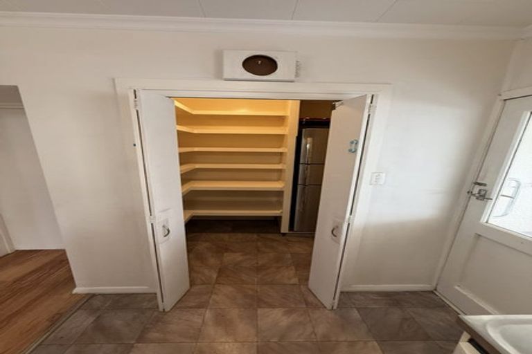 Photo of property in 8 Nyoli Street, Northcote, Christchurch, 8052