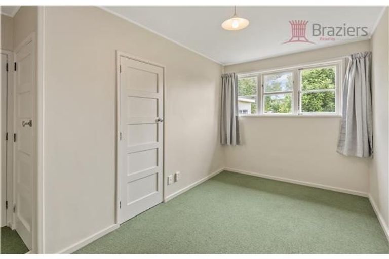 Photo of property in 6 Renfrew Street, Upper Riccarton, Christchurch, 8041