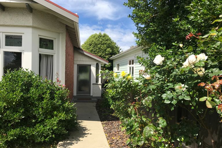 Photo of property in 43 Hargest Crescent, Saint Kilda, Dunedin, 9012