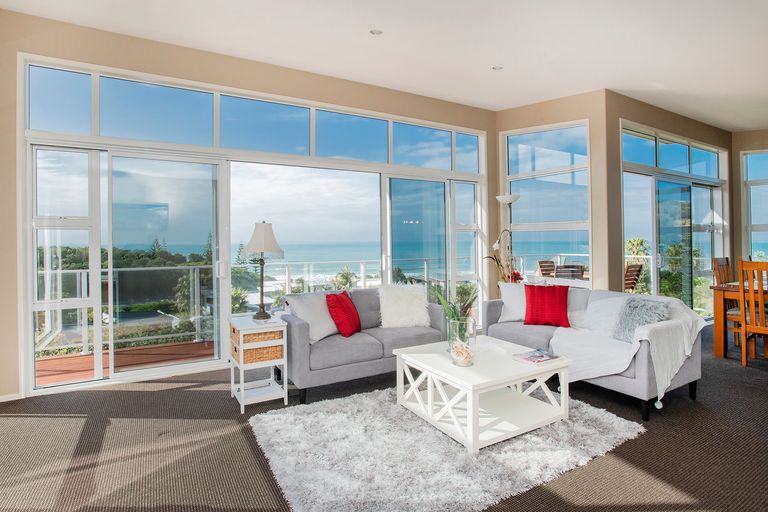 Photo of property in 30 Sirrah Street, Okitu, Gisborne, 4010